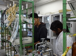 研究室の様子５